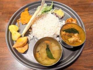 人形町の新店「スパイスバル　プレア」で南インド風「カレープレート」