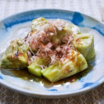 やっぱり生姜醤油が美味しい「長茄子で焼き茄子」&「土、日で食べたランチはいつもの・・・」