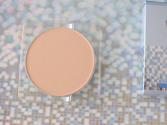 【DHC】薬用パーフェクトホワイトプレスドパウダーUV、アラフィフは仕上げに良き