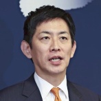 【速報】子ども1人に2万円給付　全世帯に配布へ