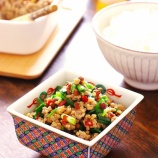 『レンチンで簡単お手軽♪豚肉の旨み、ニラの香り、唐辛子の辛さ、花椒の刺激などの多重奏のハーモニーでウマウマ★「花椒香る♪ピリ辛！豚ニラそぼろ」【レシピ1872】【スパイス大使】』の画像