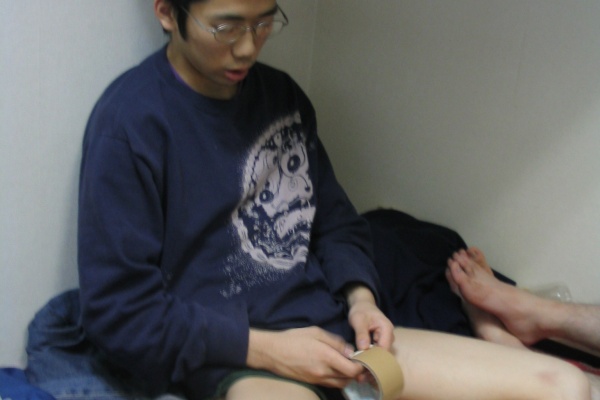 Blogインディーズお笑い集団 スーパーソケット 白鳥のちょっと待ってくださいよ