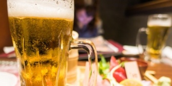 母と妻が月に2、3回飲みに行く。僕はお酒が飲めないからどうしようか…