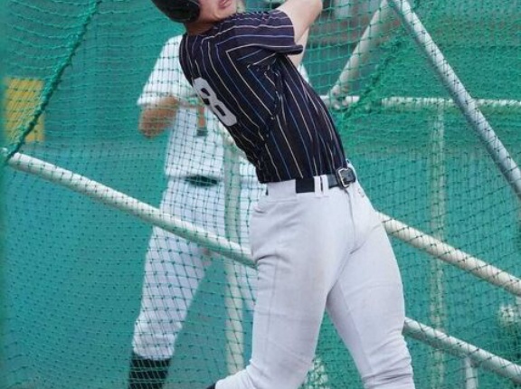 山梨学院・菰田　ヤクルト青木GM前に木製バットで柵越え連発　130メートル特大弾も