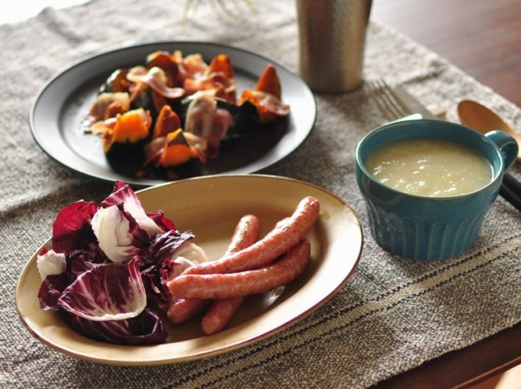めちゃくちゃ美味しいベーコン＆手作りソーセージを使って、酒飲みのための【マヨなしポテサラ】と一人暮らし最終日晩ごはん（PR）