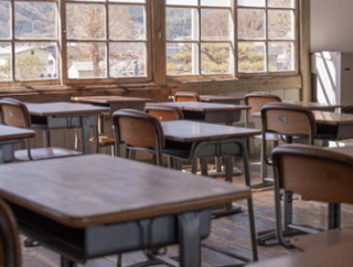 【東京】女児（８歳）が男児から胸を触られる被害　学校側が申告を虚言のように扱い、いじめ重大事態の調査せず　女児側が新宿区に330万円の損害賠償を求めて提訴