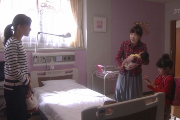 綾瀬はるか 今日は会社休みます 着用ボーダーtシャツ 綾瀬はるか 今日は会社休みます 着用衣裳