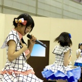 【HKT48】奥の方で指原莉乃が荒巻美咲に何かしてるwww