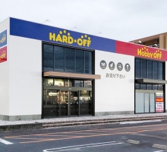 「ハードオフ/ホビーオフ 小牧パワーズ店」の外観が完成。7月10日グランドオープン予定（小牧市間々原新田）
