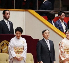 【2026年1月】天覧相撲 |新春を寿ぎ愛子さまも着物姿で