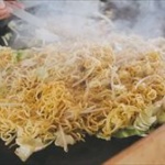 焼きそばをおかずにして白飯食べれる？ 	
