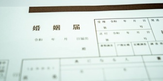 彼女と結婚するか迷ってる。美人で性格も良いが、少し奔放（浮気はなし）で、道徳観や価値観が独特。