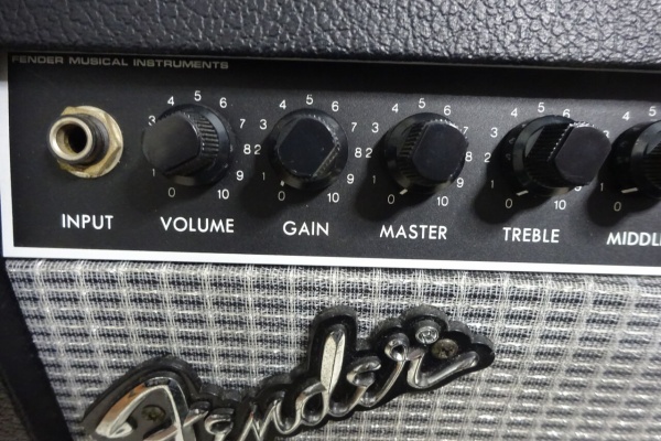 長田(猫舌)のblog - Fender Japan
