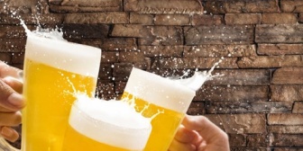 【恋愛相談】ご飯に誘いたいけど、2人だけで行くなら、もう少し仲が良くなってからの方がいいかな。