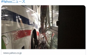 【兵庫】空港リムジンバスが歩道に乗り上げビルに突っ込む　「運転手が動けない」と通報　乗客8人と運転手がけが／神戸市中央区