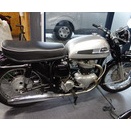 １９５９年トライアンフＴ１１０エンジン腰上準備続き。