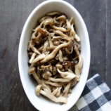 『レンジで★しめじの中華風和え【レシピ2403】#お弁当 #お弁当おかず #簡単レシピ #時短料理 #レンチン #電子レンジ料理 #レシピ #おかず #節約レシピ #しめじ #鶏がらスープの素 #ごま油』の画像