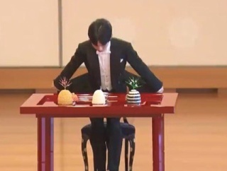 燕尾服・モーニング・タキシードの違いとマナー |悠仁さまの成年式を振り返る