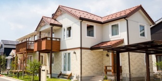 表札を住所だけにすると、営業や宗教の訪問が減るかもしれない。