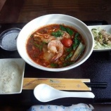 『新橋 ブアデタイ「トムヤムクン麺」890円』の画像