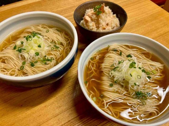 中央区西堀通にオープンしたラーメン店『めん処 乃木』で『鱧魚醤（はも）』『太刀魚魚醤（たちうお）』『乃木の炊き込みご飯』食べてみた。