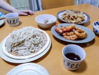 好きな天ぷら揚げて「久しぶりの天ぷら蕎麦」&「歴史を感じる」