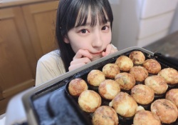 【衝撃】乃木坂46・早川聖来、早くも生足を見せる高等テクニックを披露ｗｗｗ