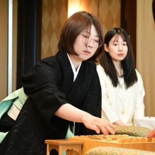 物販情報] 新グッズ発売（生写真セット(「愛くださいませ」歌唱衣装②