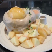 【東京 原宿・明治神宮前】RAINBOWPANCAKE レインボーパンケーキ　ごろごろ水蜜桃とアールグレイと。