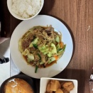 肉野菜炒めと鶏肉大根の照り煮です