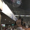 日ハム清水、花火を見上げながら横尾の肩を優しく抱き寄せる