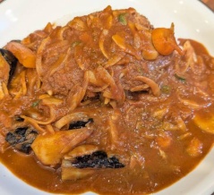 「ラホール外神田店（秋葉原）」で本日のおすすめ「茄子カレー」をメンチ＋野菜添え（辛さ５０倍と２０倍の比較）