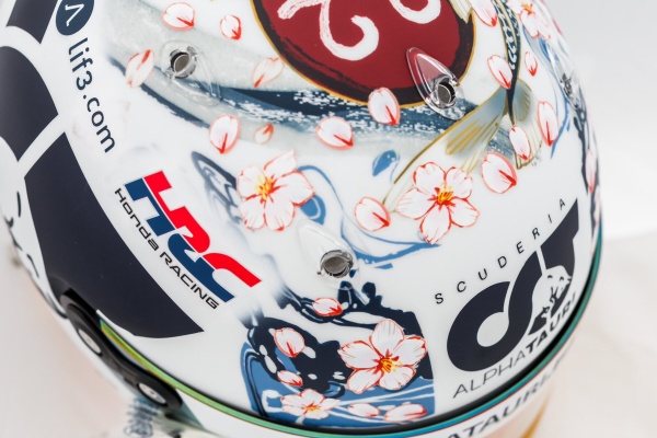 【激レア！】角田裕毅 直筆サイン入り2022年ミニヘルメット Spark 角田裕毅×RDS F1日本グランプリ コラボヘルメット公開 | 株式