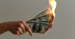 【上半期のデトックス】口座とカードの「持ちすぎ」が、家の中にモヤモヤを溜める理由