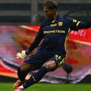 GK鈴木彩艶、ダービー開始13秒の先制点を演出も…　3失点し敗戦