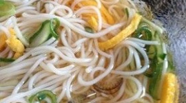 【バカ発見器】ローソンのそうめんにカラコンが入っていたとクレーム → 未成年飲酒が発覚 → 「あんなことすんじゃなかったな(T_T) 」と逃亡