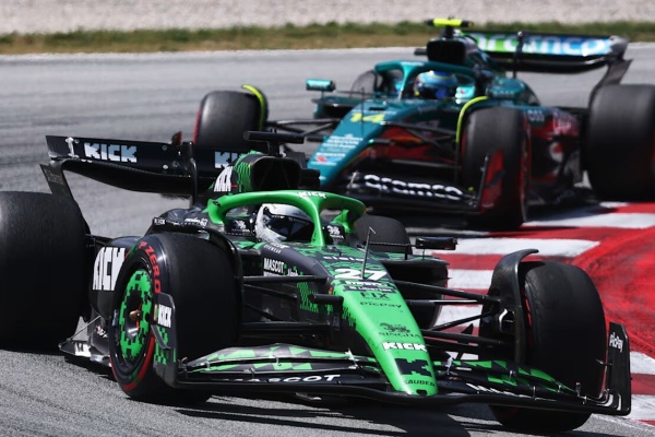 F1 ライコネン優勝、ニコヒュルケンベルグ、グロージャン F1 ライコネン優勝、ニコヒュルケンベルグ、グロージャン