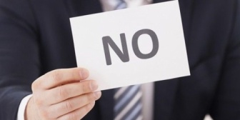 ウトが何の連絡もなく息子の職場に行き、「孫の働いてるところを見に来た」と会社に現れたらしい。息子めっちゃ怒ってたわ