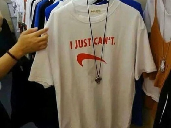 外国人「俺達が見かけたクセの強いTシャツを集めてみたｗｗｗｗ」