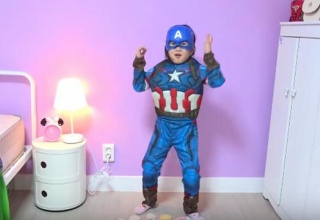 ６歳ユーチューバー、８億円超のビルを購入してしまう 	