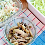 甘辛味でご飯が進む！旬の食材を楽しむ「きのこの佃煮」4選