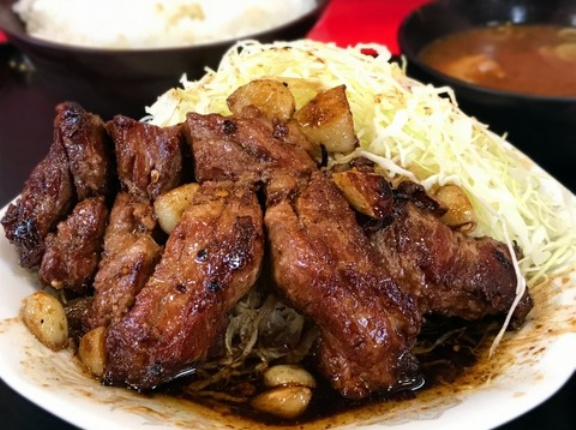 三重県「赤福、天むす、とんてき、ひつまぶし発祥です、伊勢神宮、熊野古道、ナガシマあります」←京都並みのポテンシャルあるよね