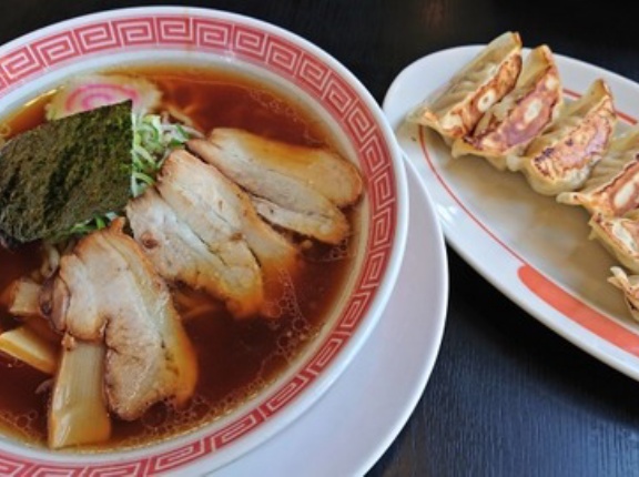 町中華に来たワイ「うわぁ～！どれも美味そうやなぁー！よっしゃ！」