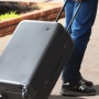 空港職員「このスーツケース重すぎだろ…何が入ってんの？中身確認していい？」 → とんでもないものが出てくるｗｗｗｗｗ