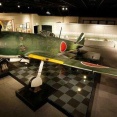 【悲報】日本軍「もう戦争負けそうやけど、やってる感出すために若い奴を戦闘機で突撃させんべ！」・・・・・・・・・