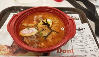 【悲報】ワイ、ドバイまで行ってフードコートのラーメンを食べてしまう
