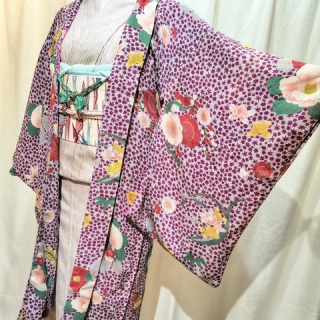 ぶどうの木の小りす