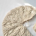 冬仕様の植物柄のベレー帽「Ivy Beret」編んでいます