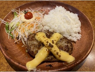 びっくりドンキーで期間限定ドンキー満喫セット