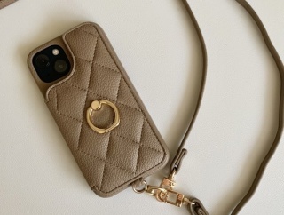 新調したカードポケット＆鏡付のスマホケースが非常に便利